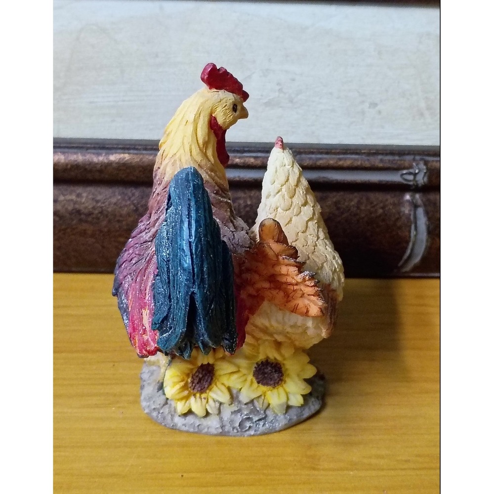 Farmhouse Rooster and Hen Figurine Sunflower Base Country Kitchen Decor Resin - Picture 2 of 6